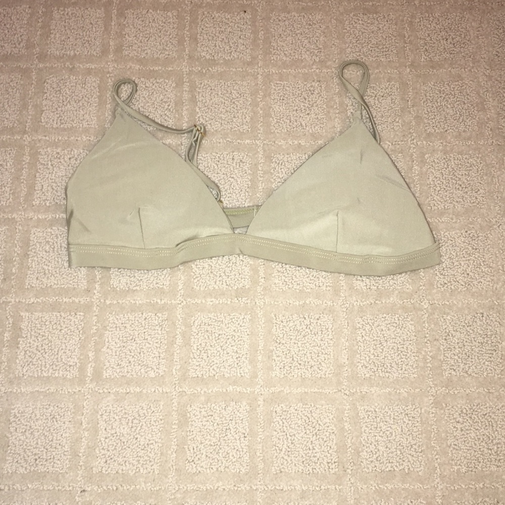 Bikini - Picture 3 of 5